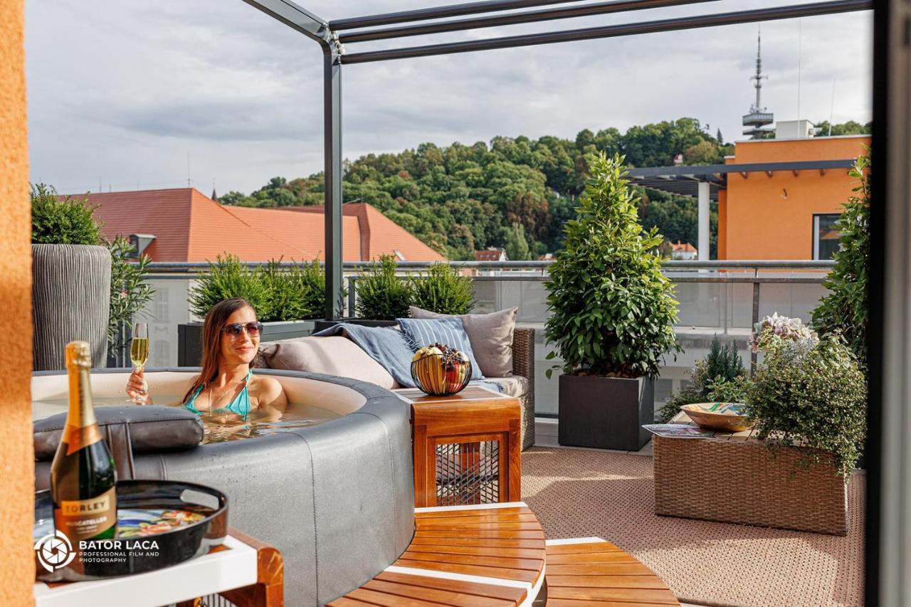Апартаменти Buekk Penthouse, Panorama Jacuzzival Мішкольц Екстер'єр фото